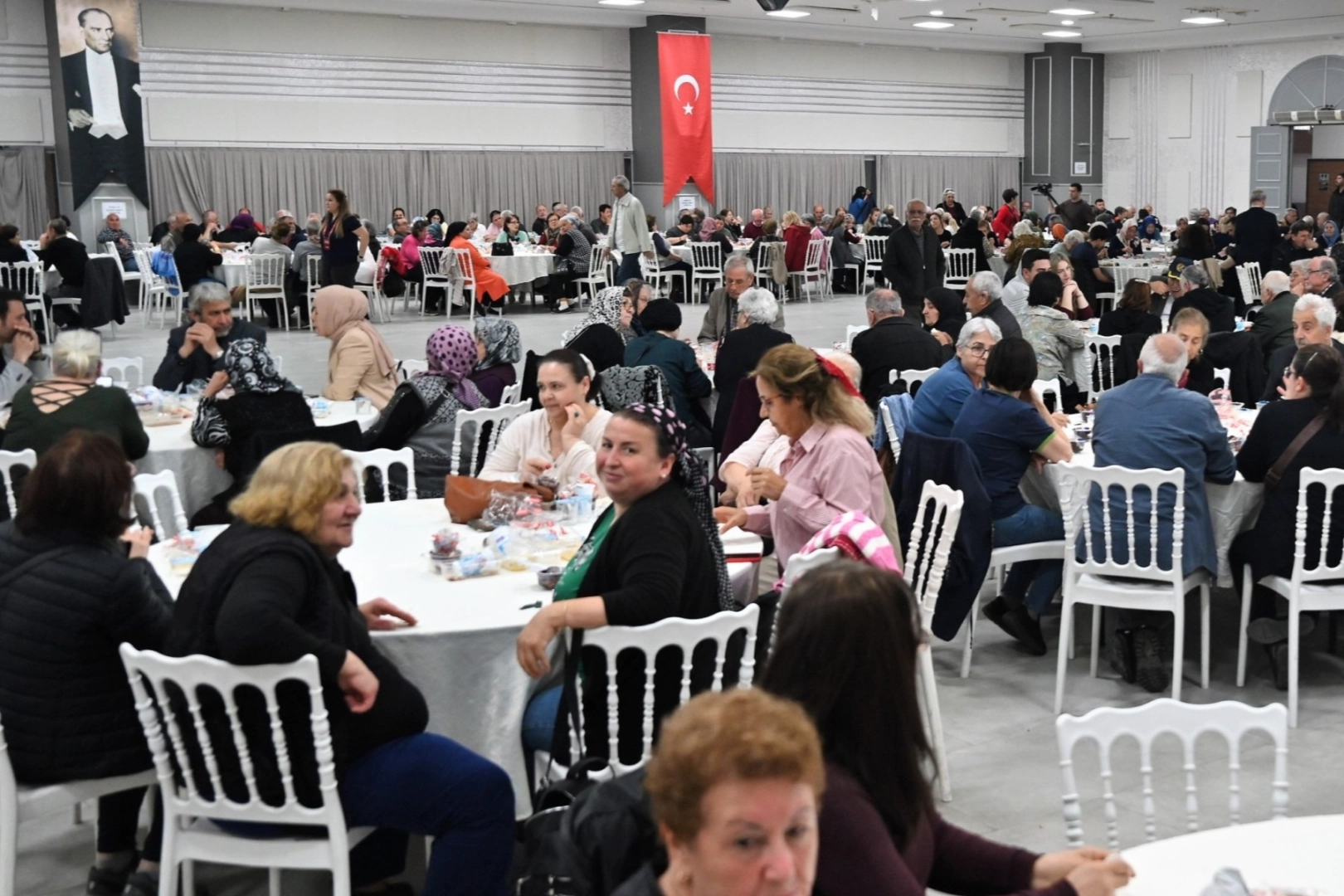 Kent Kasap’tan yararlanan aileler dayanışma yemeğinde buluştu