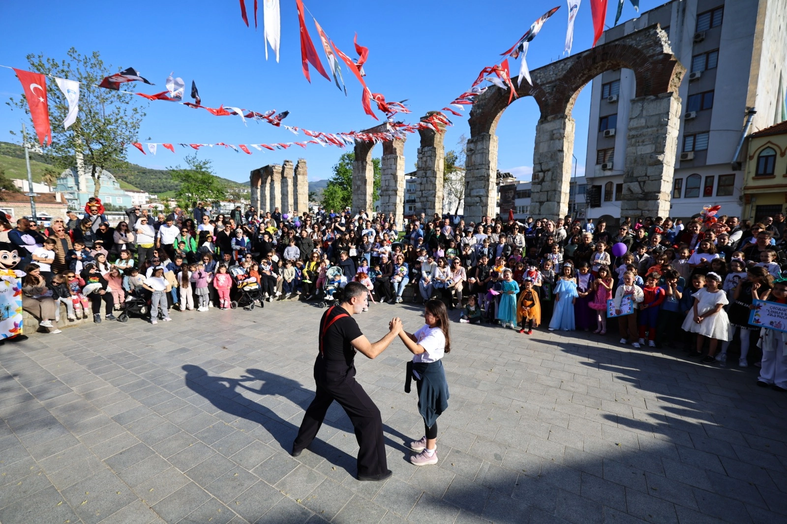 Efes Selçuk'ta Çocuk ve Gençlik Tiyatroları Festivali heyecanı