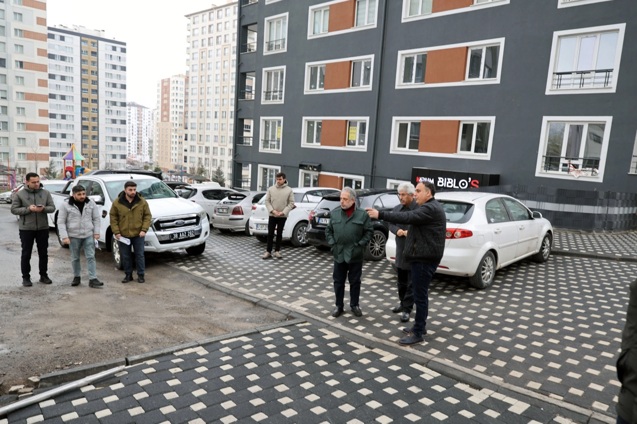 Kayseri Talas'ta hafta sonunda otopark mesaisi