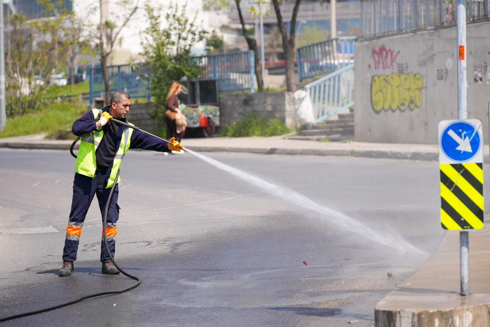 İstanbul Maltepe'de bahar temizliği hız kesmiyor