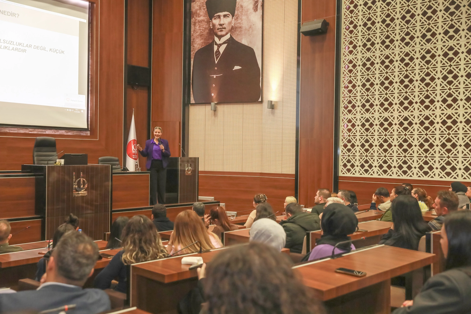 Ankara Keçiören Belediyesi'nde personele 'etik' eğitimi