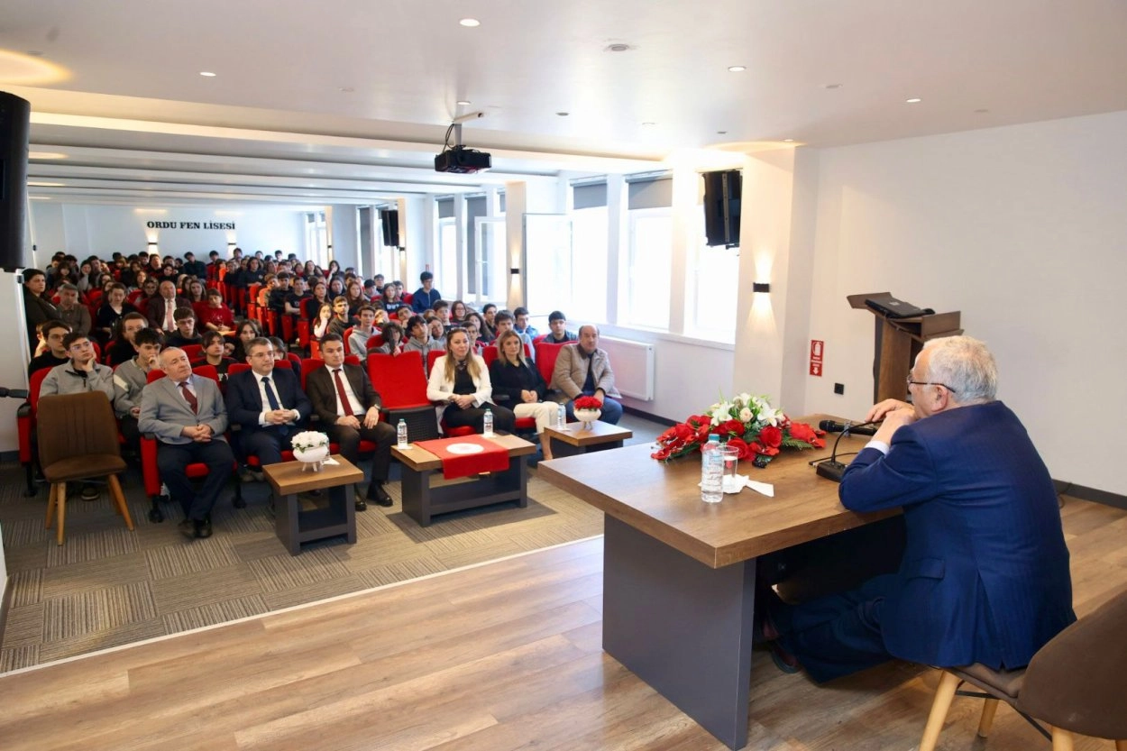 Ordu'da Başkan Güler’den Fen Lisesi’nde kariyer söyleşisi