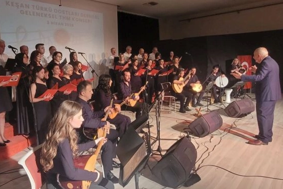 Edirne'de Keşan’da türkü dostları konseri büyük ilgi gördü