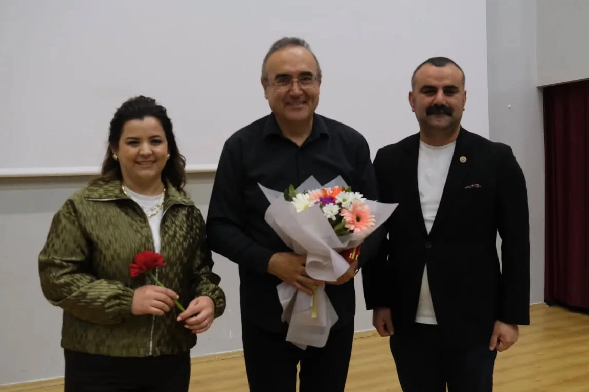 Uzunköprü’de Sunay Akın rüzgarı