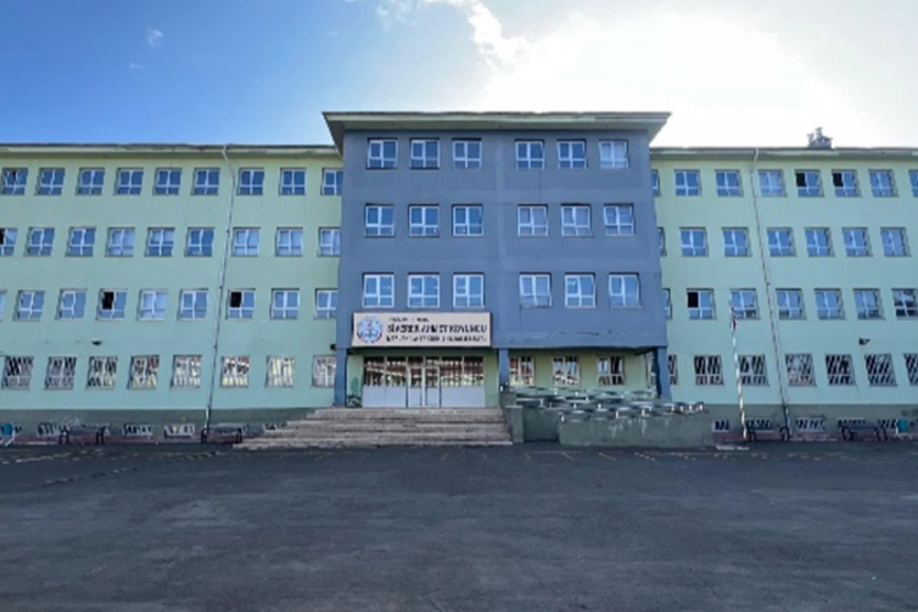 Siverek’te lisede silahlı saldırı:16 yaralı