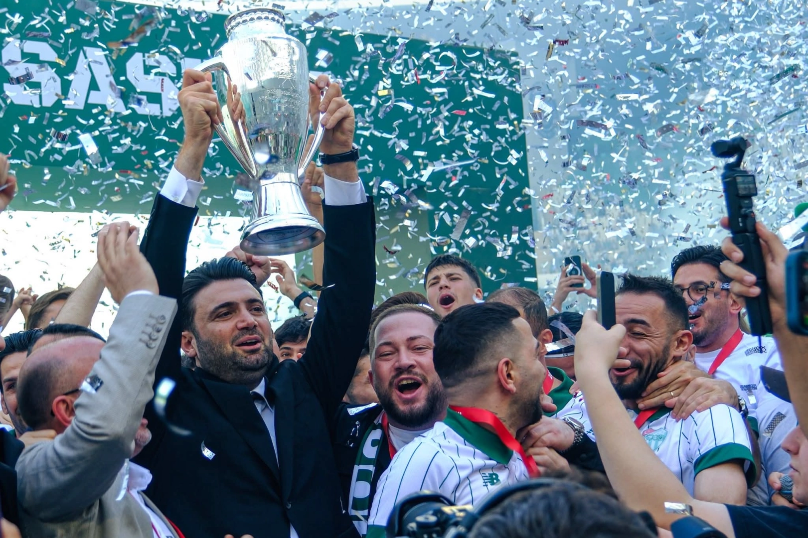 Bursaspor tarih yazdı... Kupasına kavuştu!