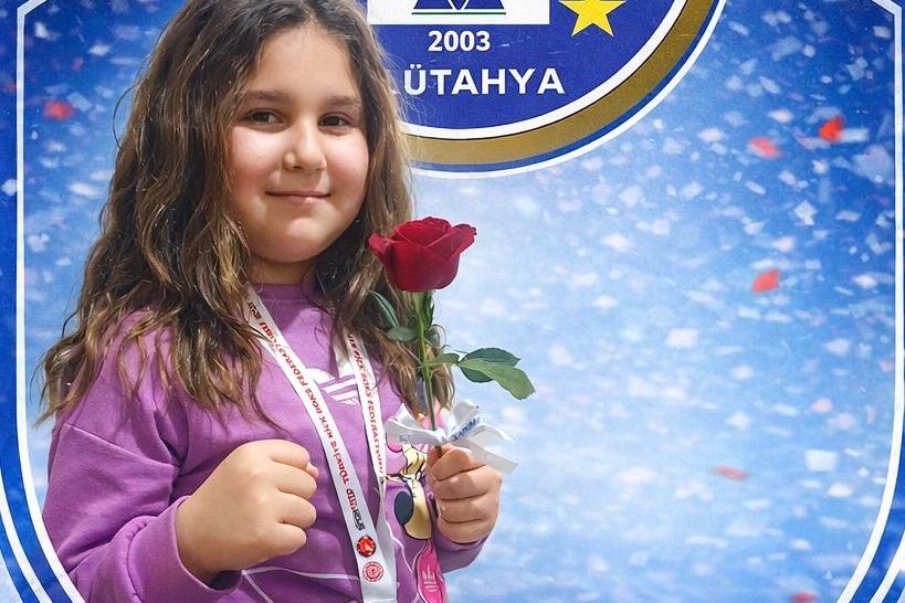 Minik sporcu İdil Çakır’dan Türkiye ikinciliği