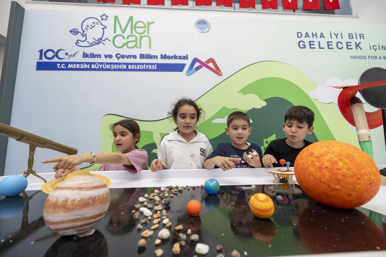 Mersin’de çocuklar bilim ve doğayla bayramı kutladı