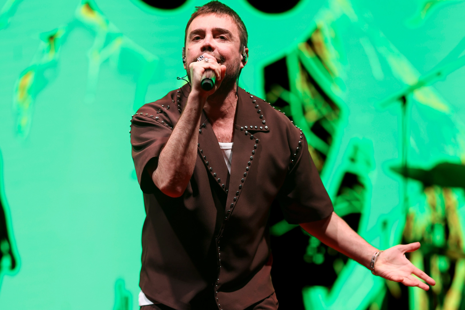 Murat Dalkılıç sahnelere muhteşem dönüş yaptı