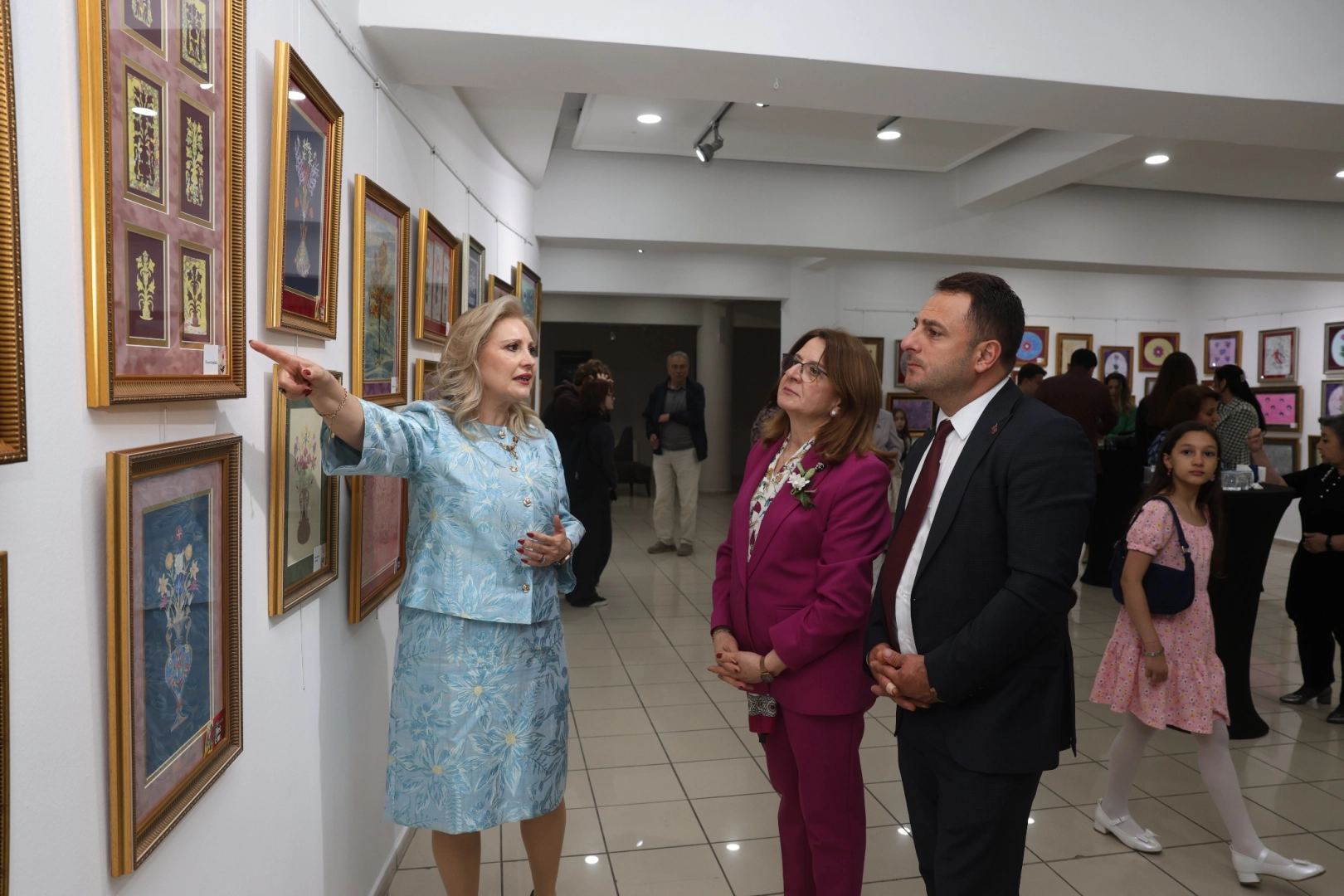 Bursa Nilüfer'de ebru ve kaat-ı sergisi açıldı