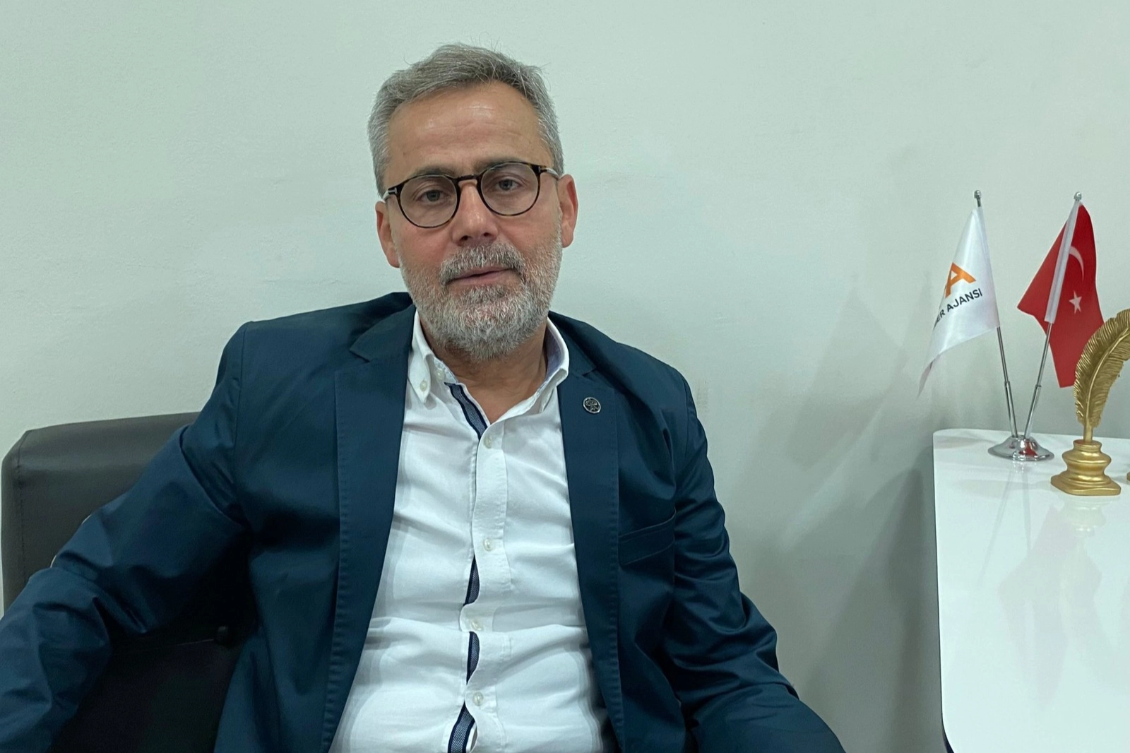 PAŞADER’de değişim rüzgarı... Ahmet Aydın’dan burs tepkisi