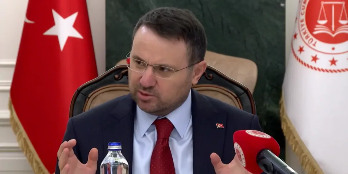 Bakan Gürlek'ten 8 aylık bilanço: 81 ilde 8.818 operasyonla milyarlarca liralık mal varlığına el konuldu