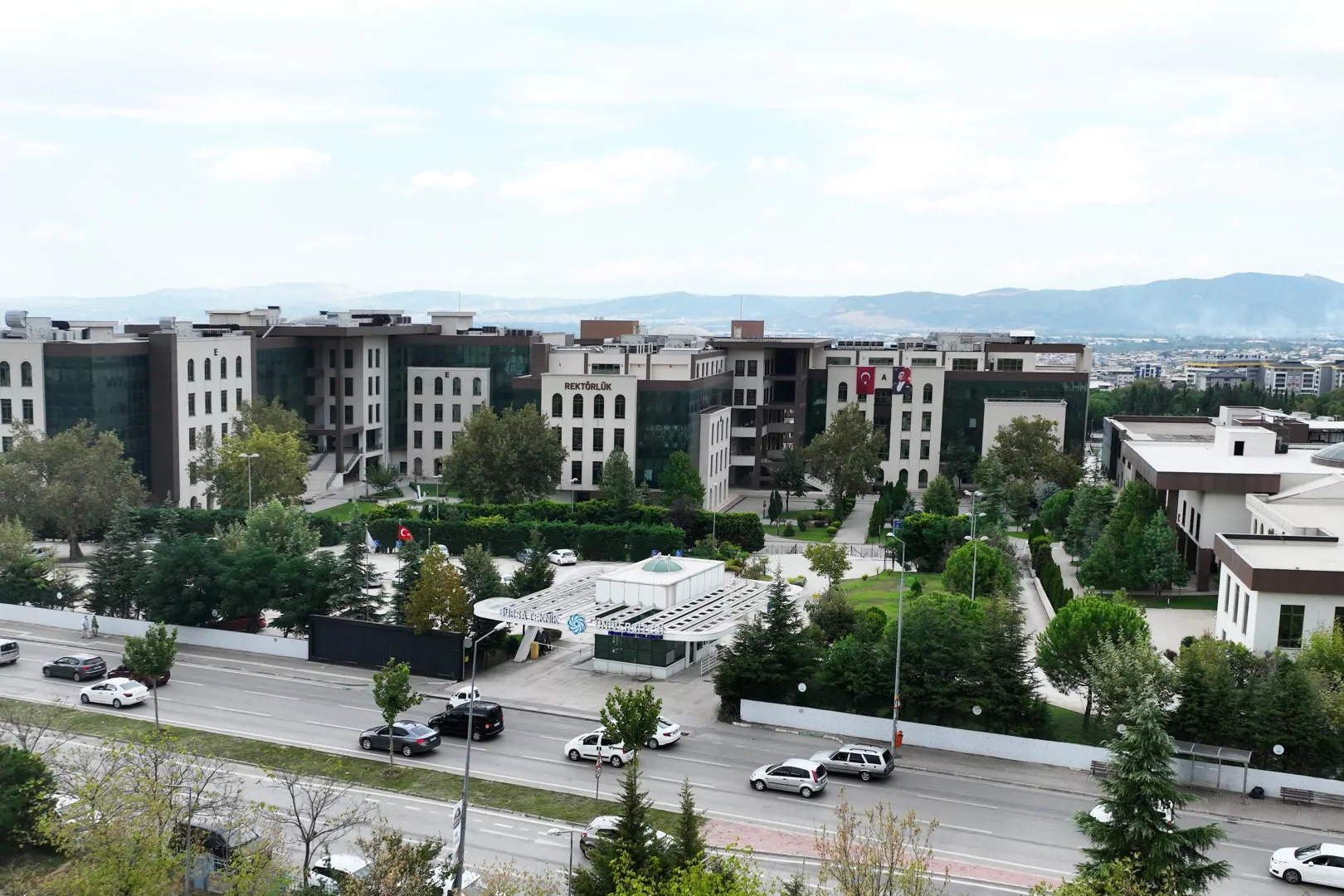 BTÜ’den 9 akademisyen dünyanın en iyi bilim insanları arasında