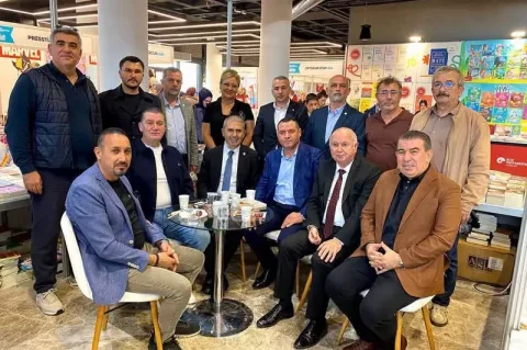 Kocaeli Kitap Fuarı'nda Yüksel Ercan’a büyük ilgi
