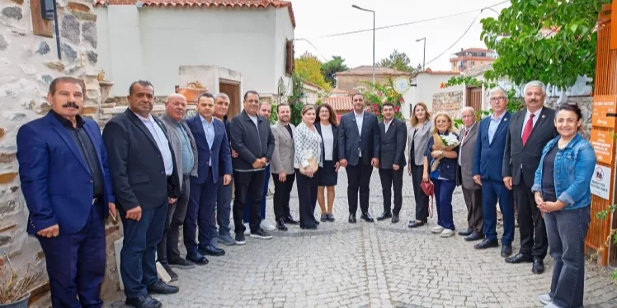İzmirli muhtarlar Narlıdere'de buluştu