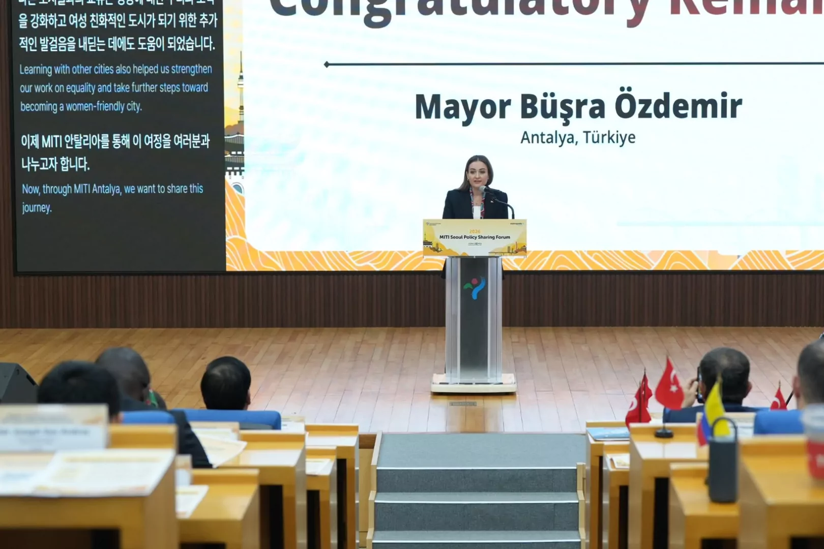Antalya’nın akıllı şehir uygulamaları Seul’de tanıtıldı