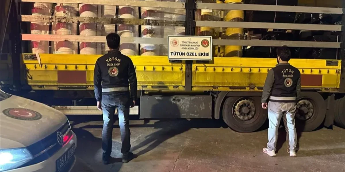 İzmir’de kaçak sigara fabrikasına baskın! Ele geçirilenlerin değeri 125 milyon TL’yi aştı