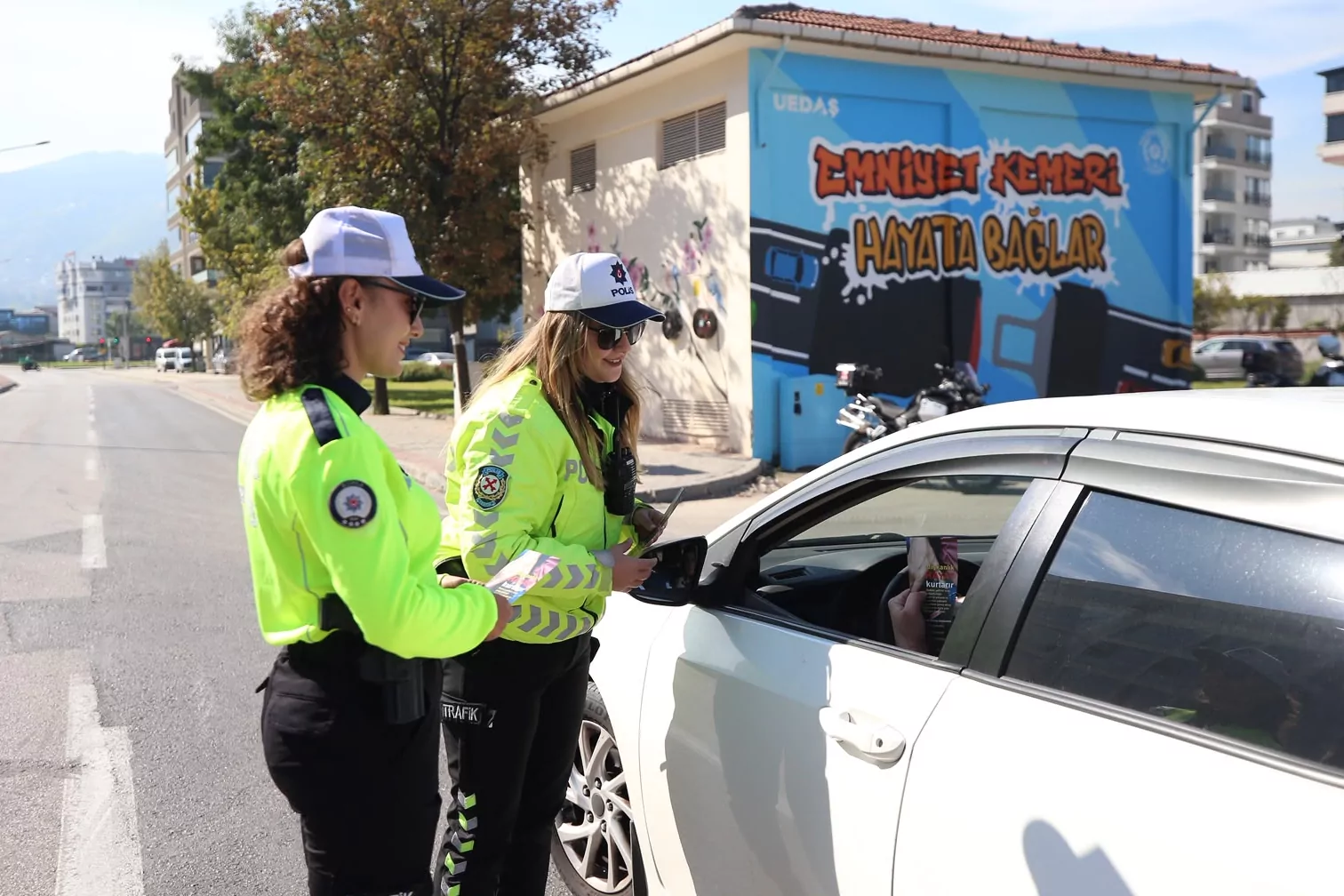 UEDAŞ, 'emniyet kemeri' mesajını trafolara taşıdı