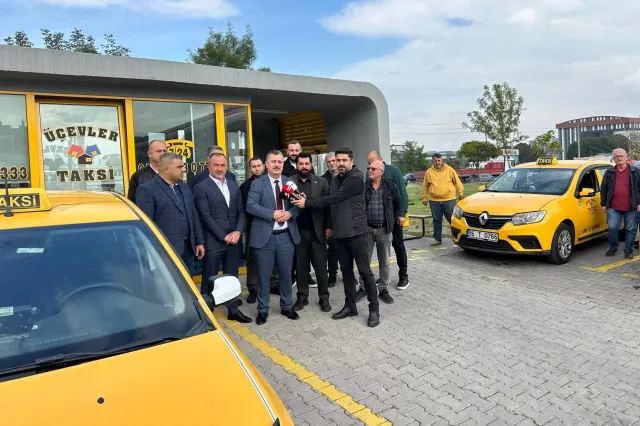 Anahtar Parti Bursa’dan taksi esnafına destek...  Kuralsız taşımacılığa karşıyız